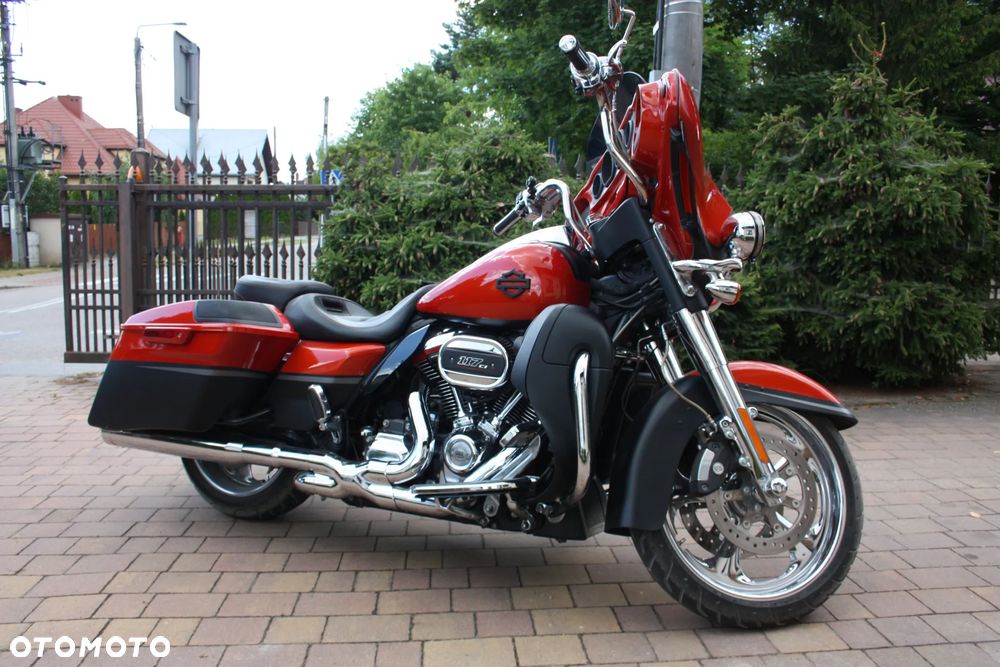 Harley-Davidson CVO Street Glide - 2