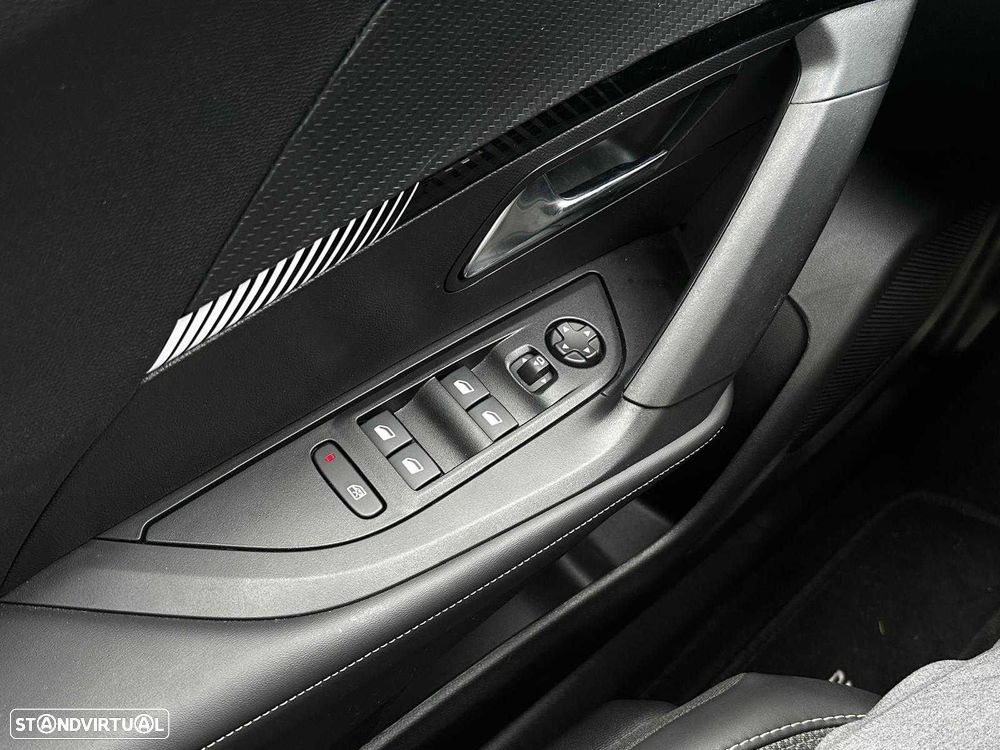 Peugeot 2008 1.2 PureTech Allure Pack - 12