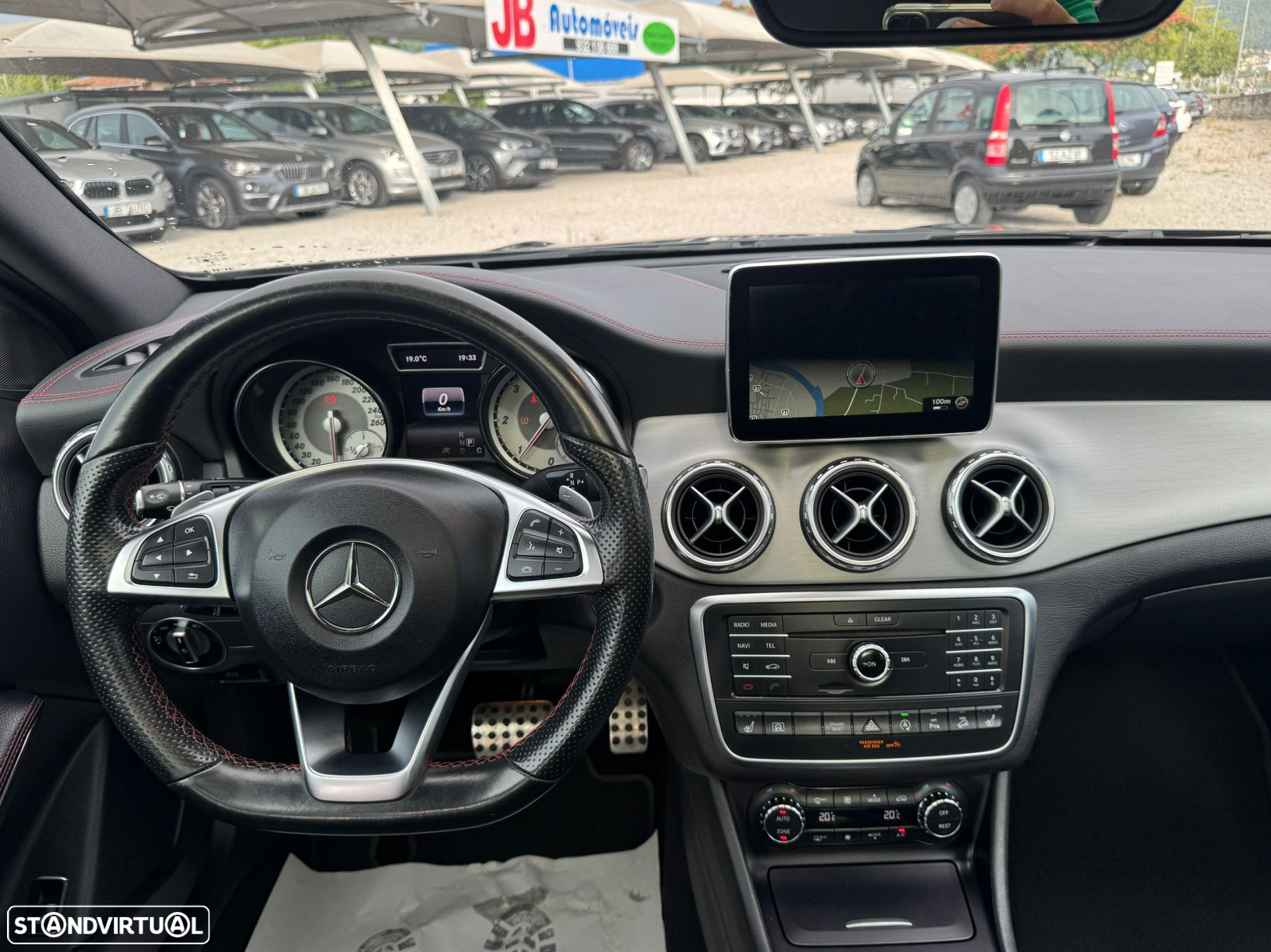 Mercedes-Benz GLA 200 - 7