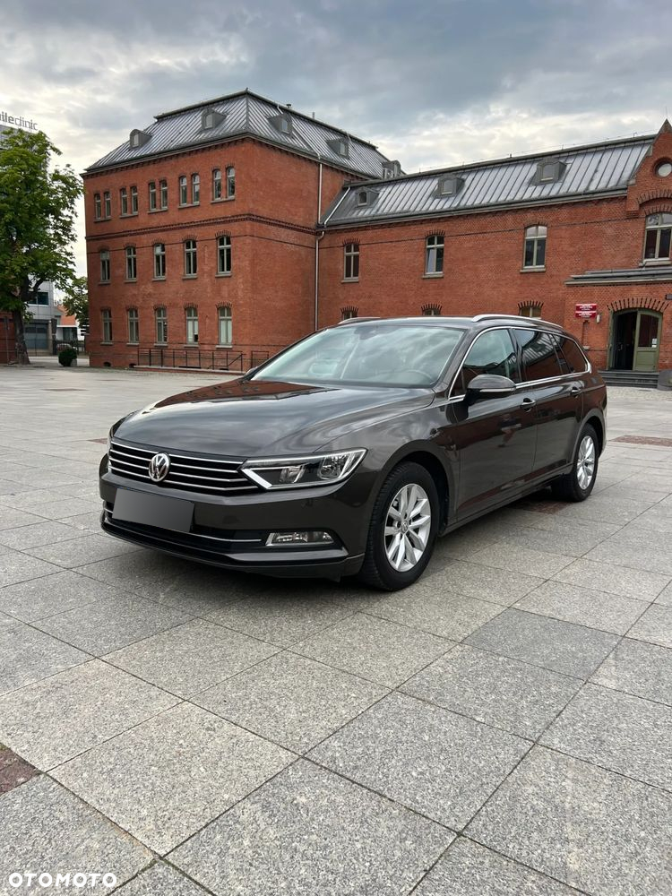 Volkswagen Passat Variant 1.6 TDI SCR DSG Trendline - 4