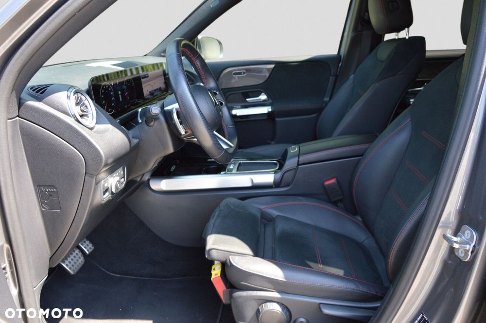 Mercedes-Benz GLB - 13
