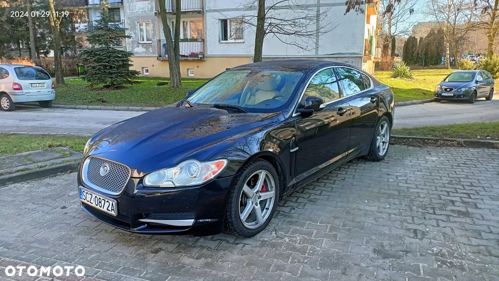 Jaguar XF 2.7 V6 D Luxury - 24