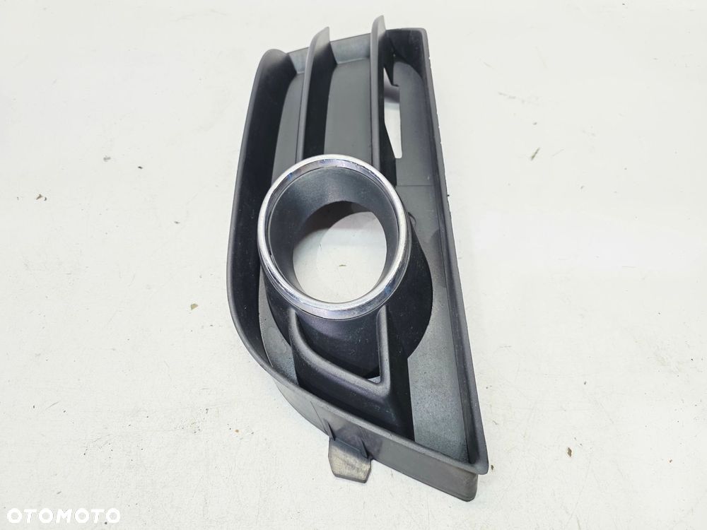 KRATKA HALOGENU ATRAPA ZDERZAKA PRZÓD PRAWA AUDI A1 8X 8X0807682A - 4