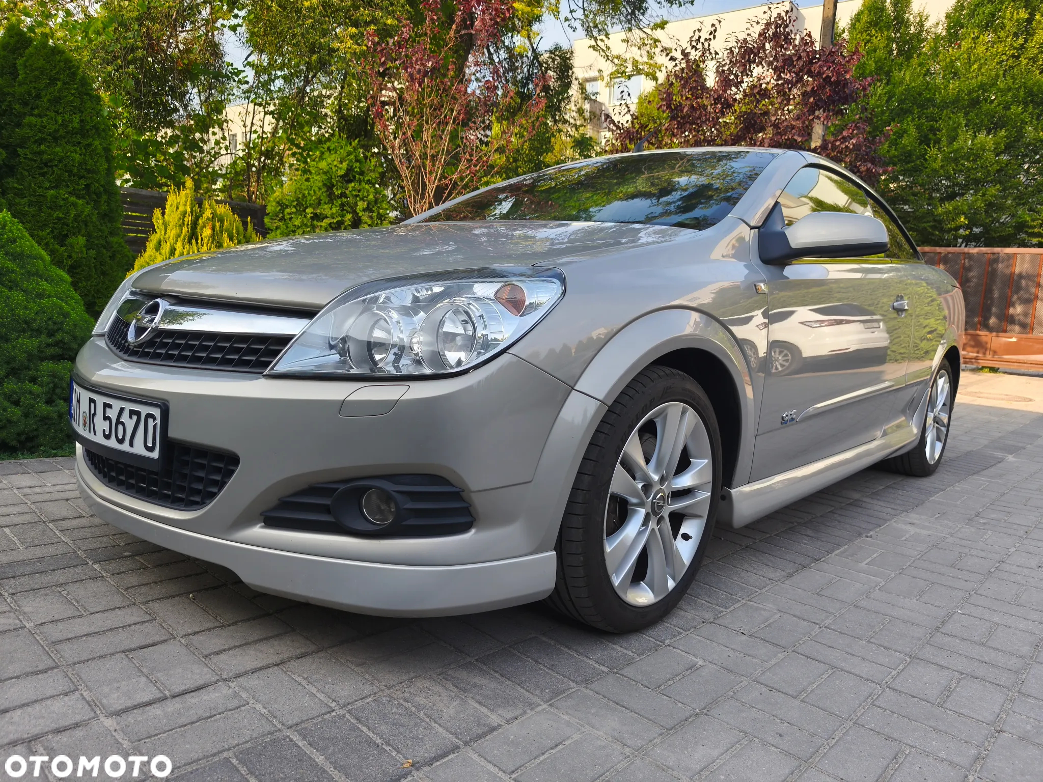 Opel Astra Twin Top 2.0 Turbo Cosmo - 2