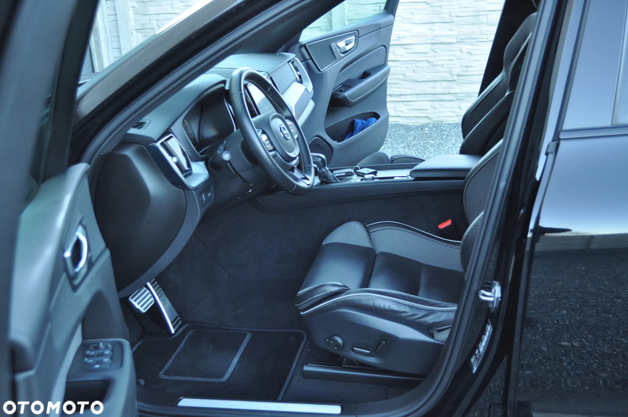 Volvo XC 60 D4 R-Design - 13