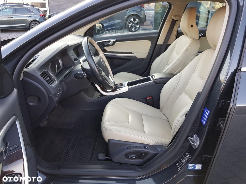 Volvo S60 T5 Drive-E Momentum - 16