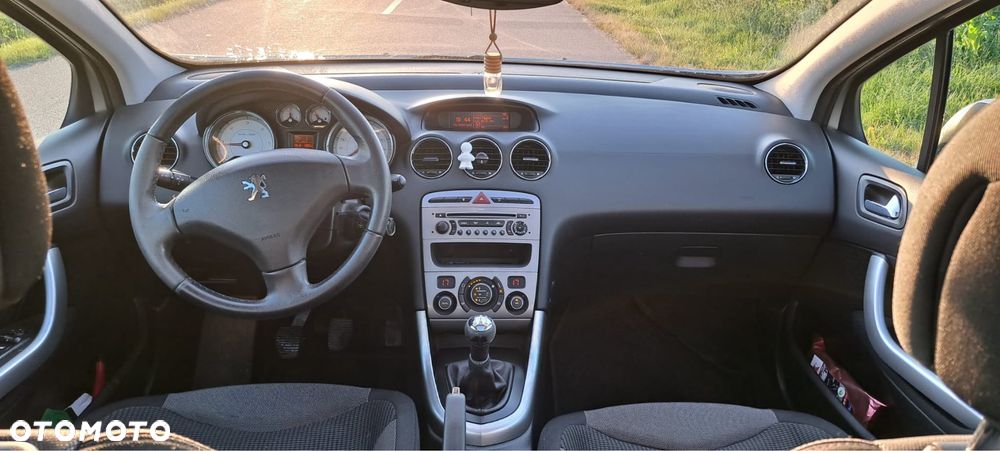 Peugeot 308 - 8