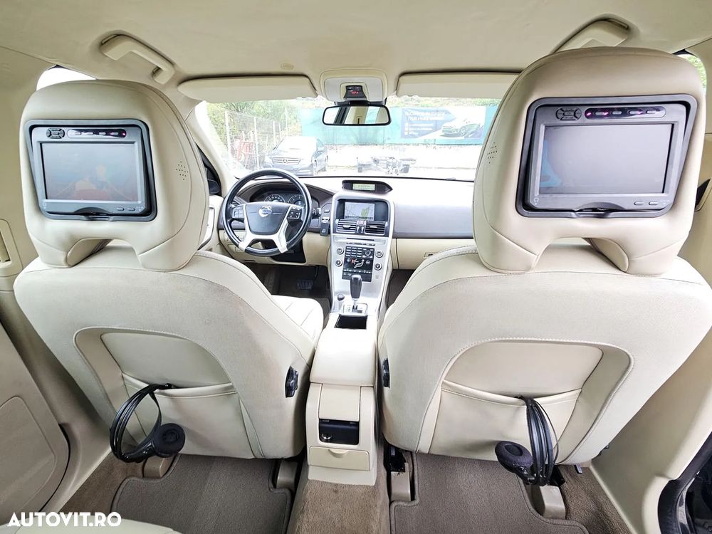 Volvo XC 60 D3 AWD Aut. Momentum - 5
