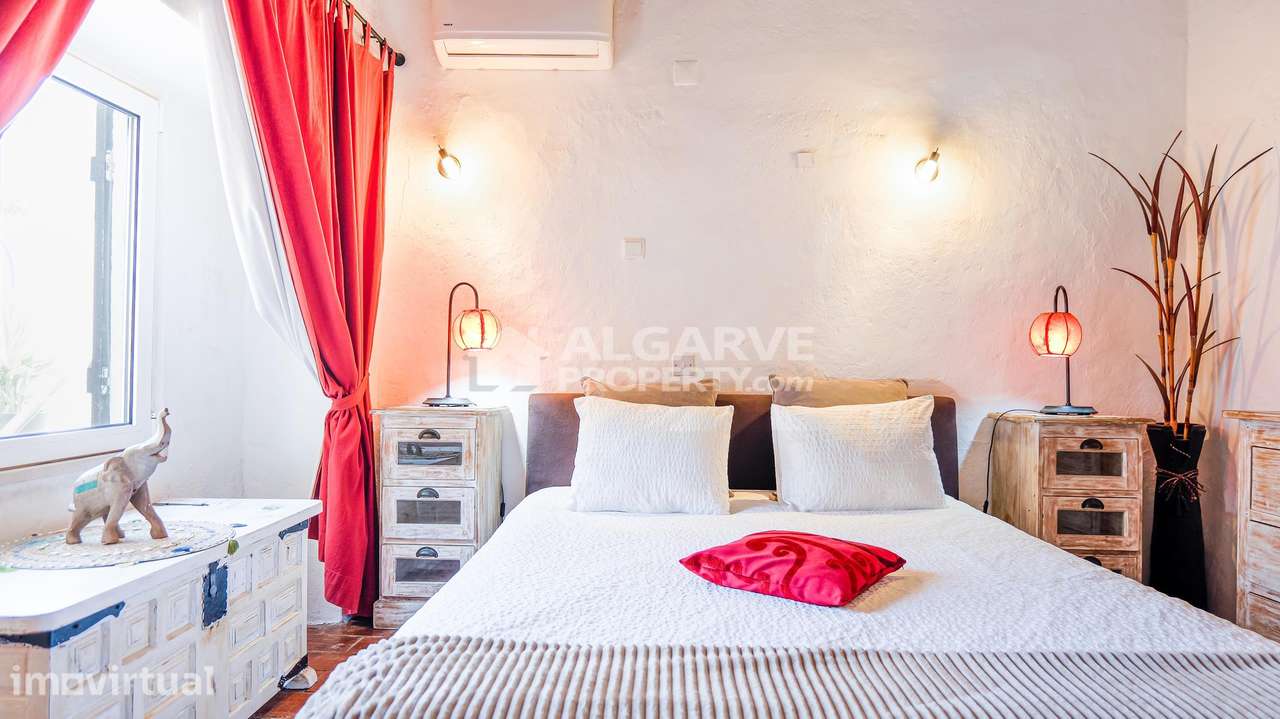 Moradia V3+1 com Piscina e Anexo junto a Salir, Algarve - Grande imagem: 4/49