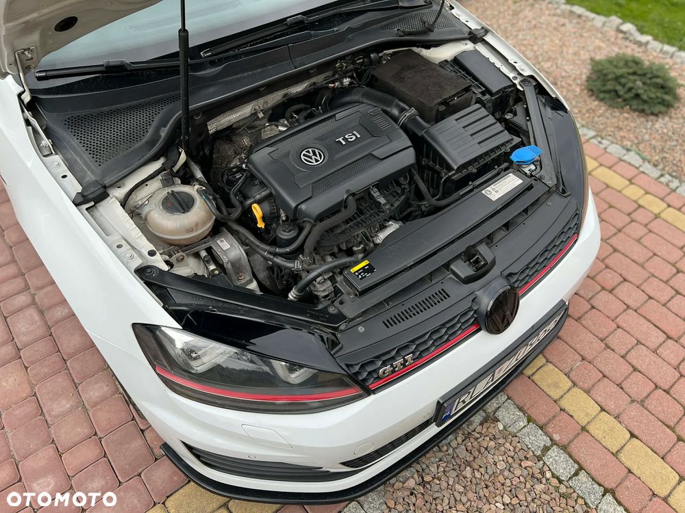 Volkswagen Golf - 18