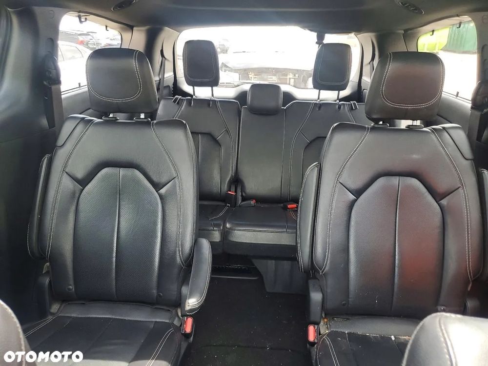Chrysler Pacifica - 9