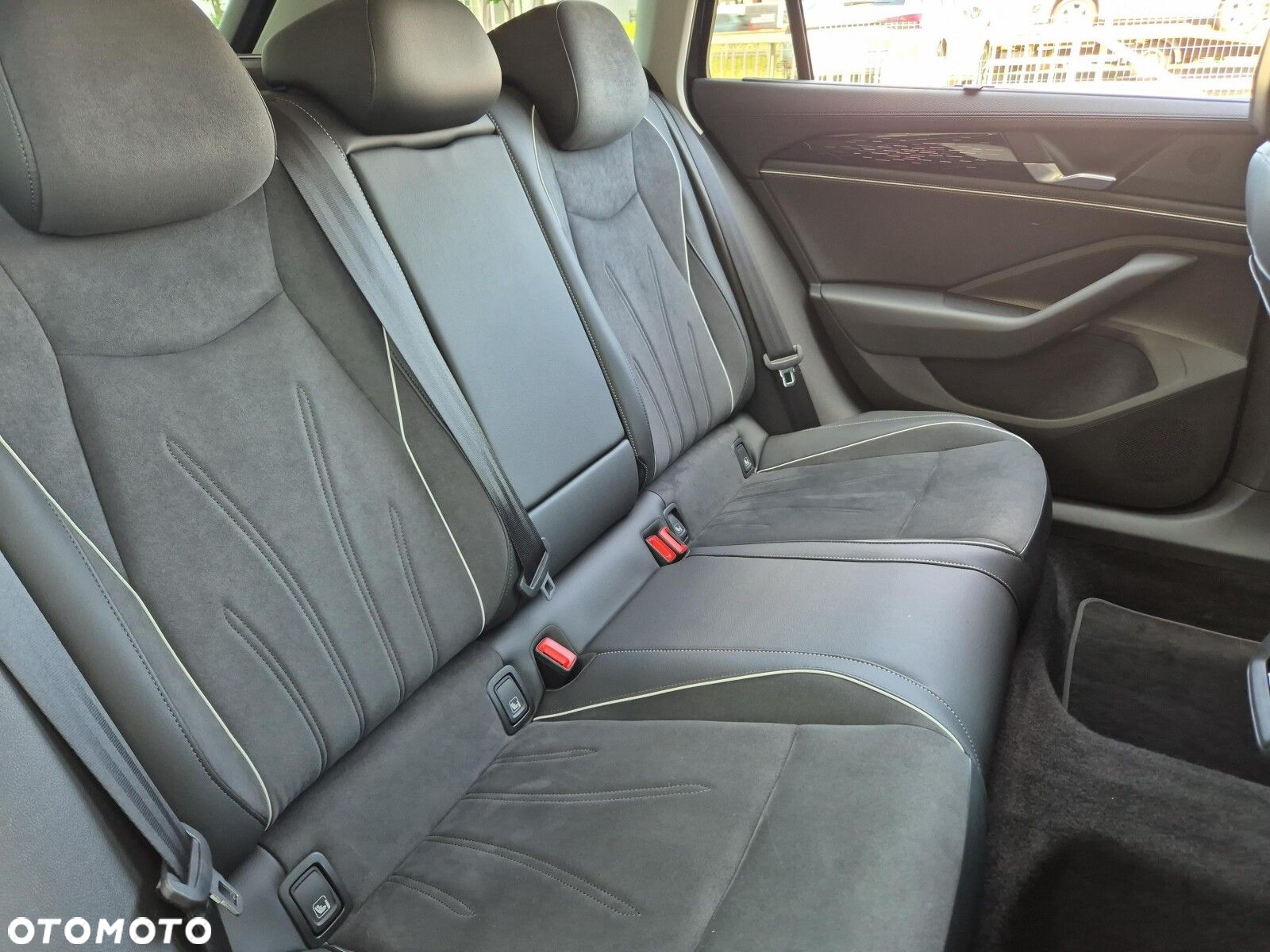 Volkswagen Passat 2.0 TDI EVO Elegance DSG - 17