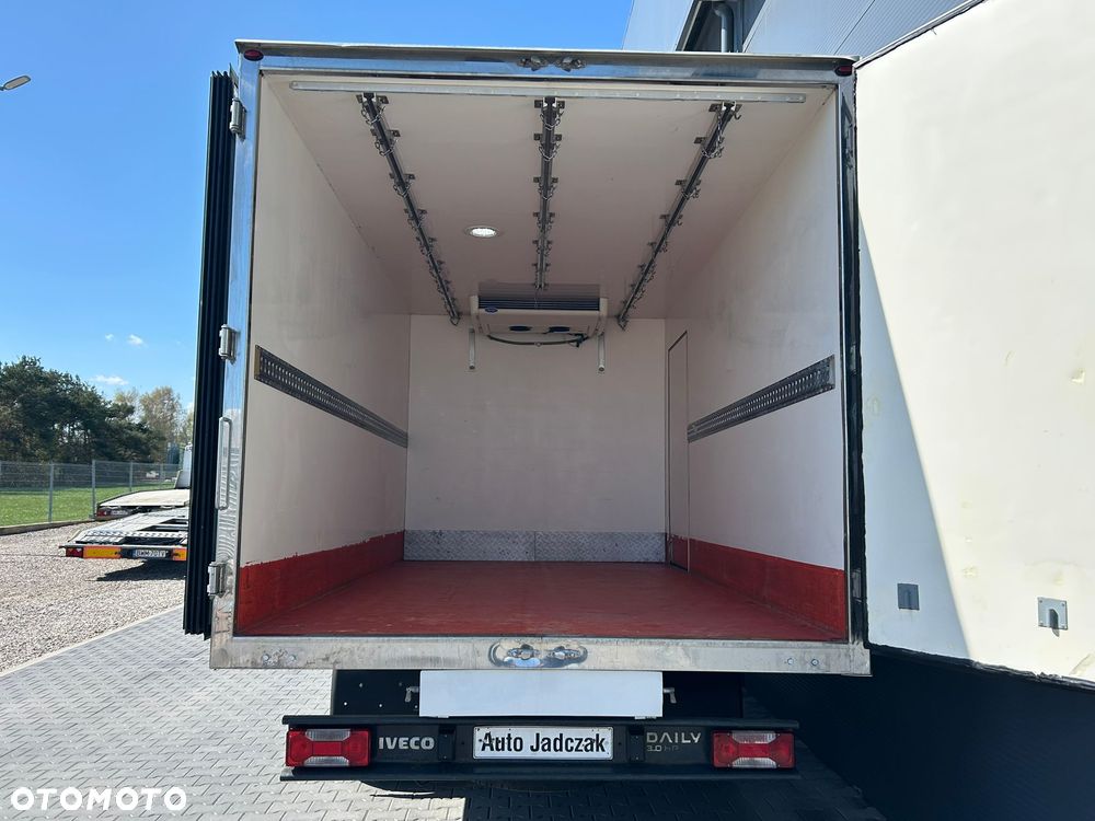 Iveco Daily 72C18 3.0 HPI Chłodnia Mroźnia 8 palet  **230V**Hakówka**Climatronic**Sprowadzony**2018R** - 10