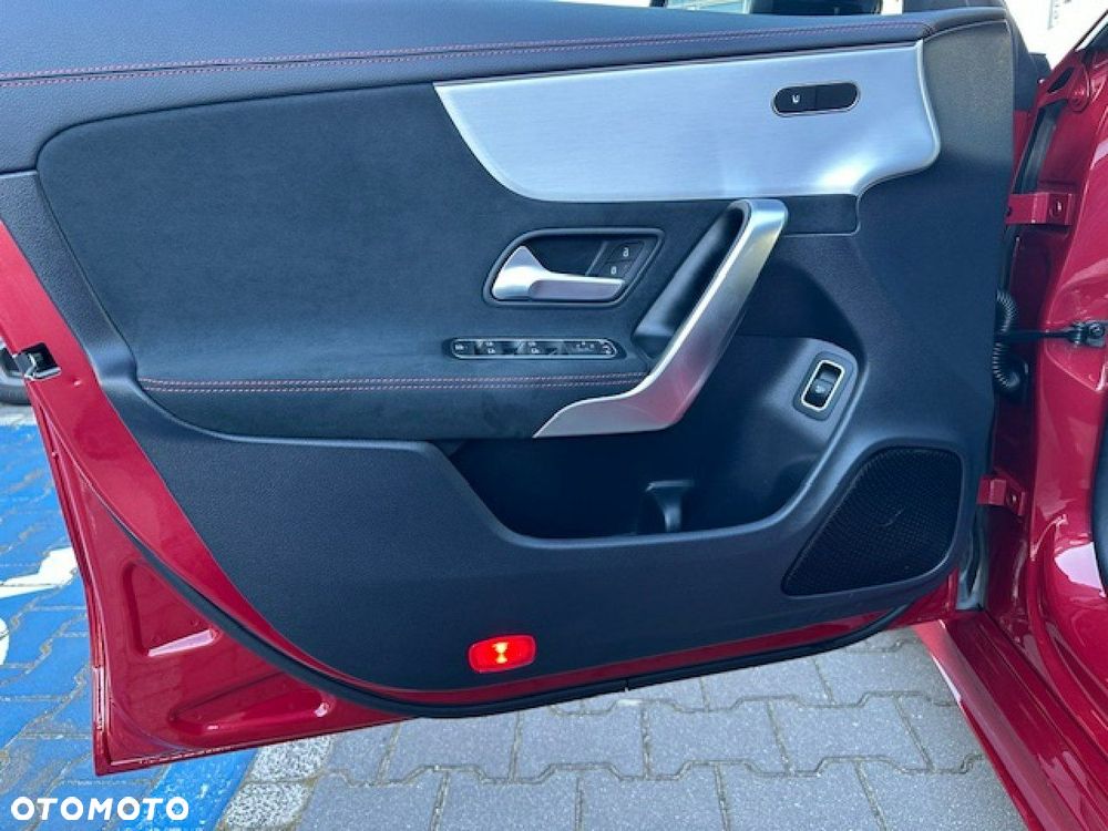 Mercedes-Benz CLA - 10