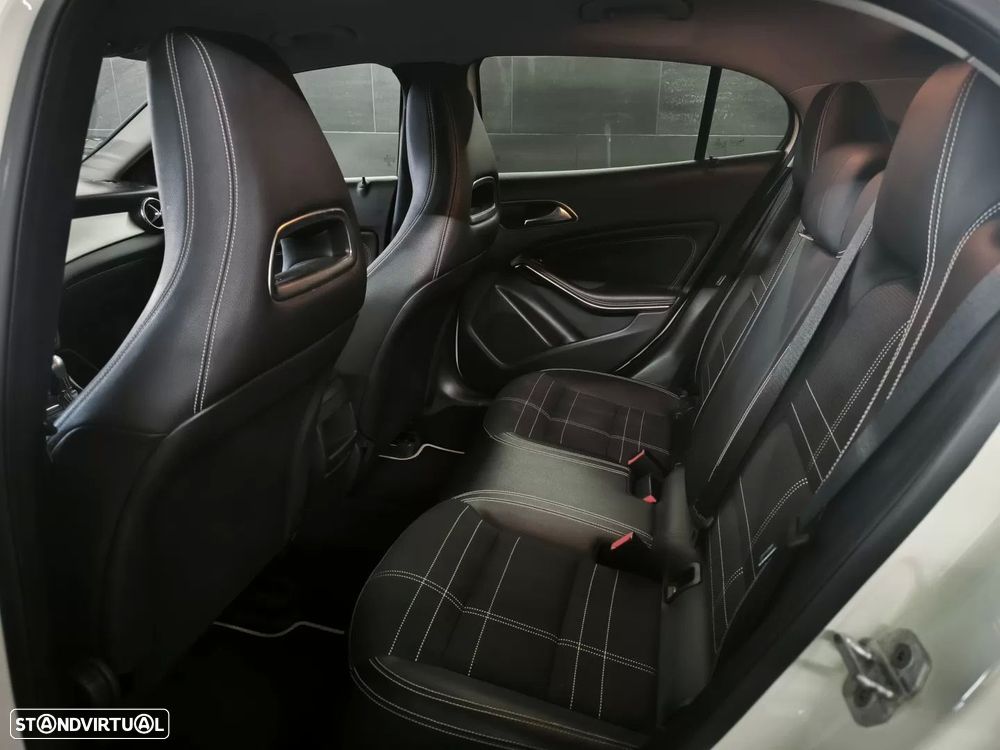 Mercedes-Benz GLA 180 CDI Urban - 21