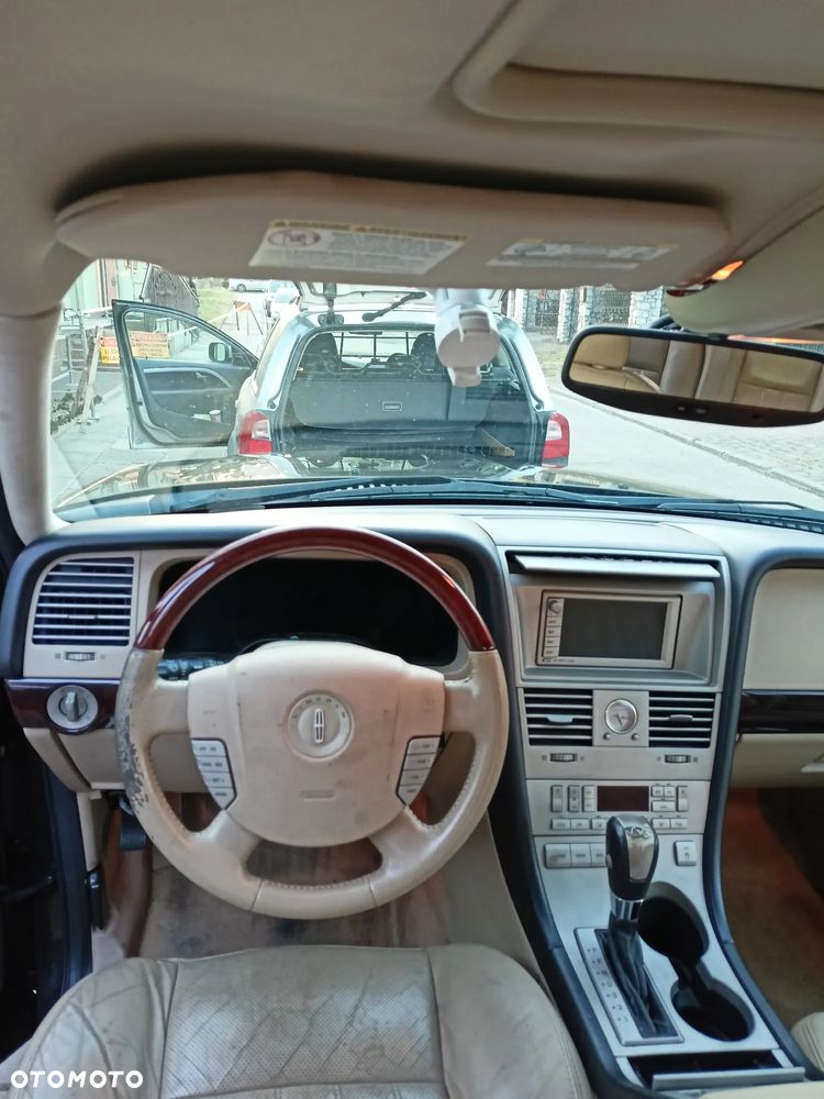Lincoln Aviator - 11