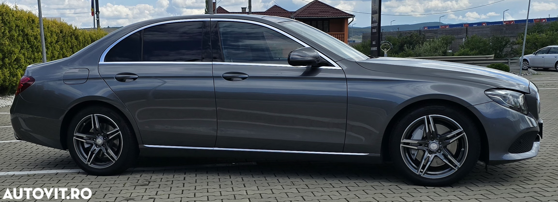Mercedes-Benz E 350e 9G-TRONIC Avantgarde - 4