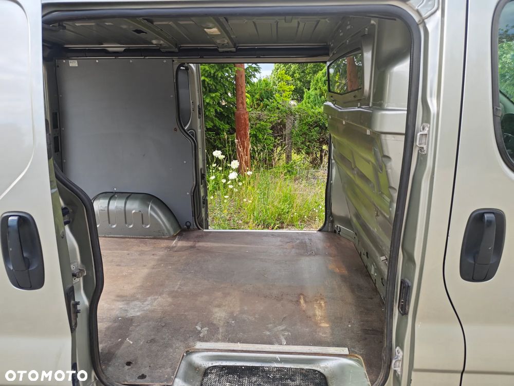 Opel Vivaro - 8