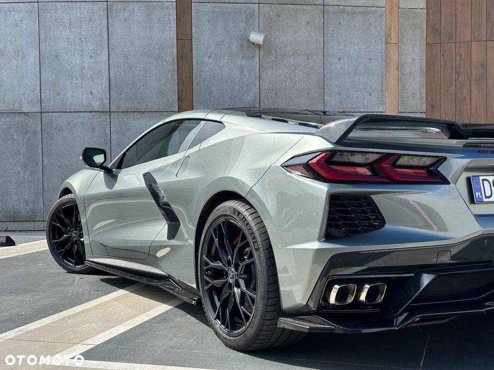 Chevrolet Corvette - 11