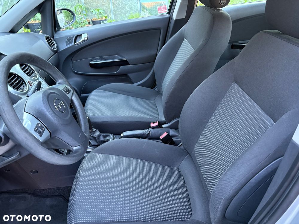 Opel Corsa - 25