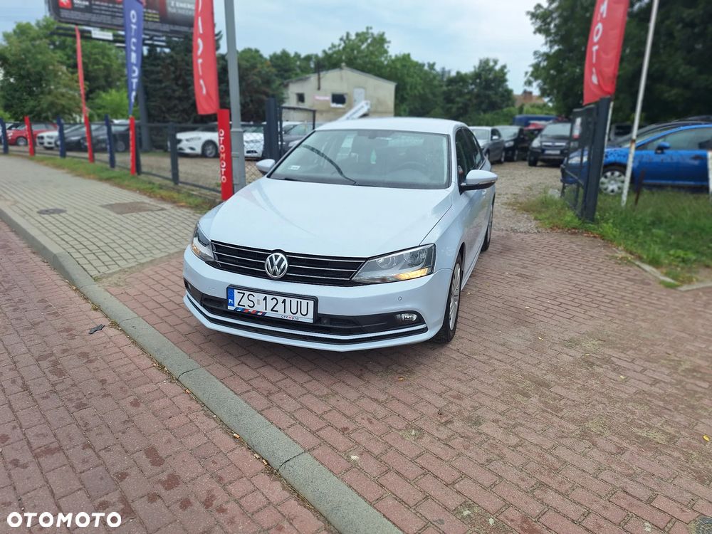 Volkswagen Jetta - 1