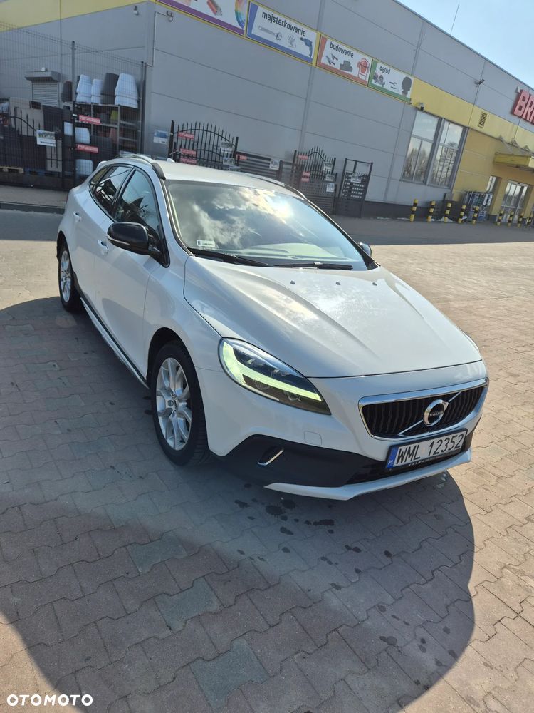 Volvo V40 Cross Country - 9