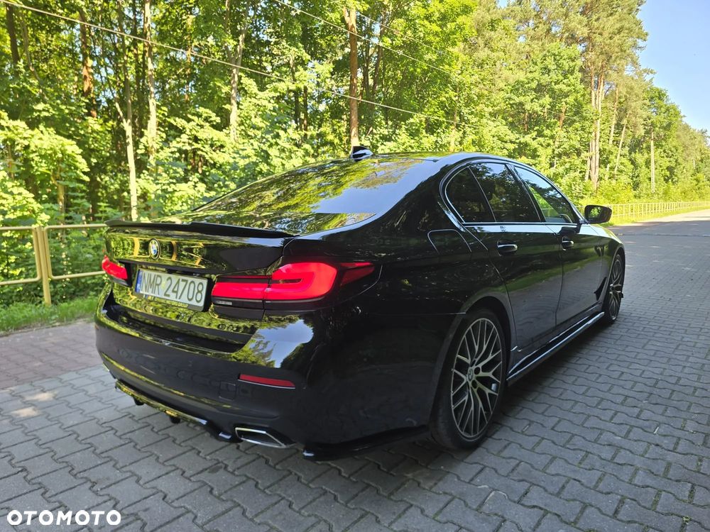 BMW Seria 5 540d xDrive mHEV - 4