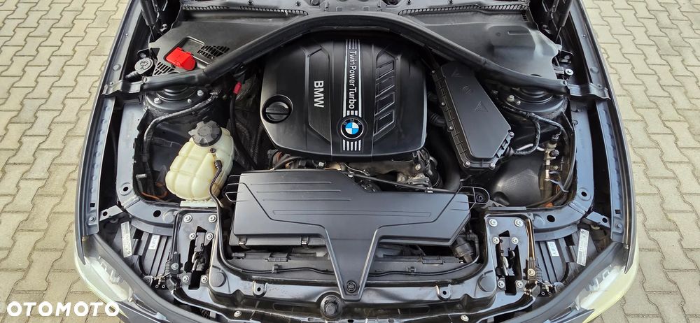 BMW Seria 3 ver-320d-xdrive-sport-line - 35
