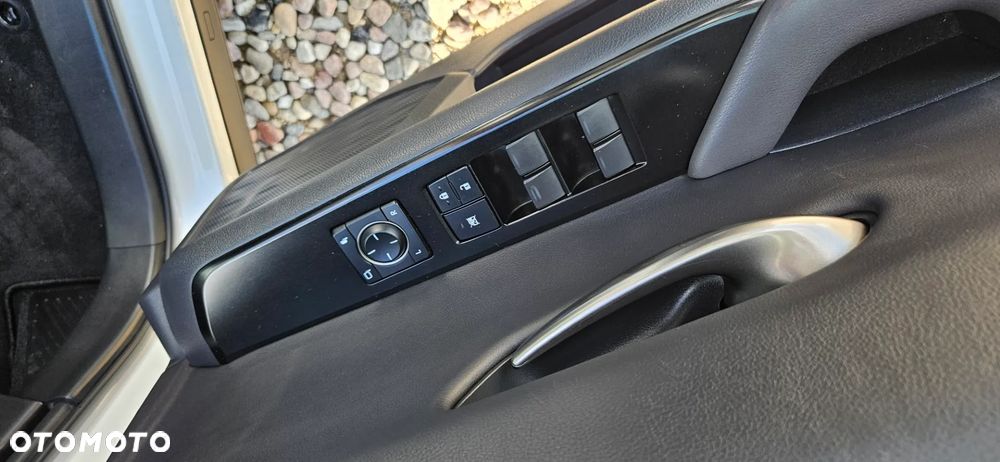 Lexus UX - 29