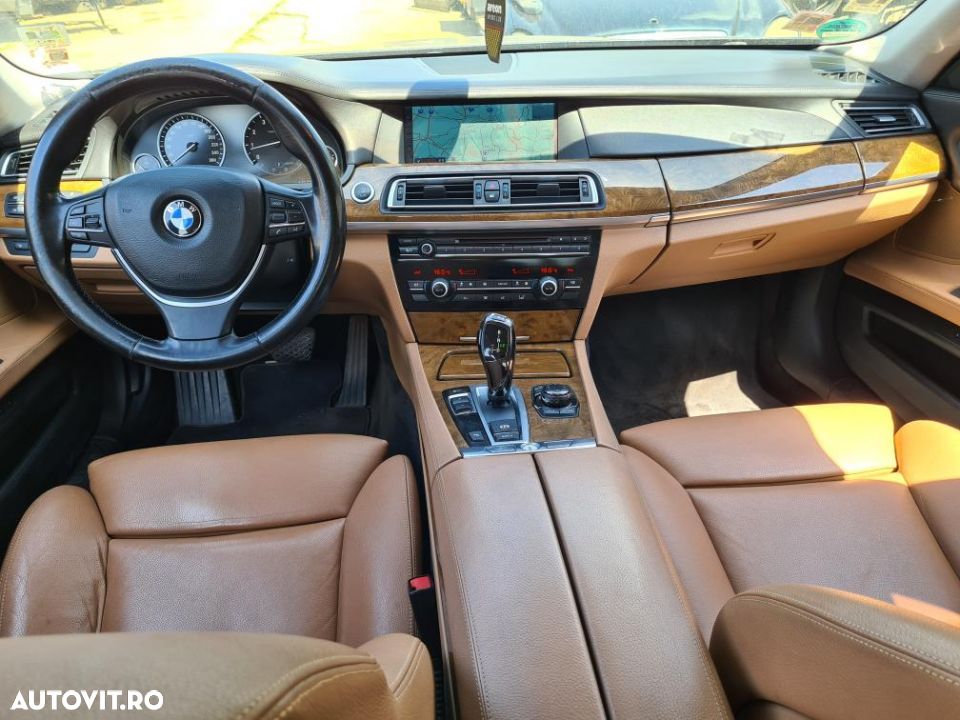 plansa bord bmw seria 7 f01 de europa impecabila - 1