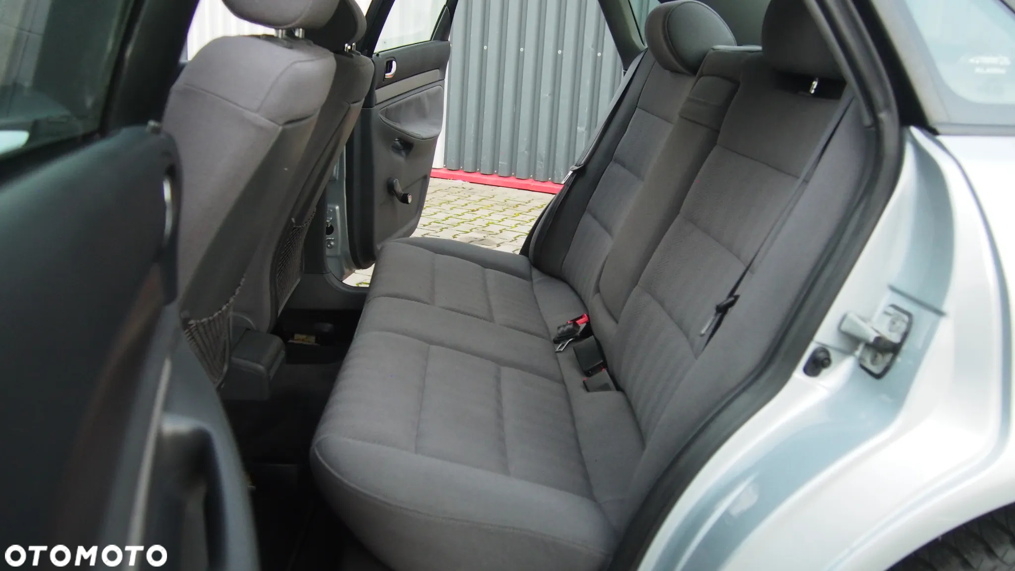 Audi A4 1.6 - 19