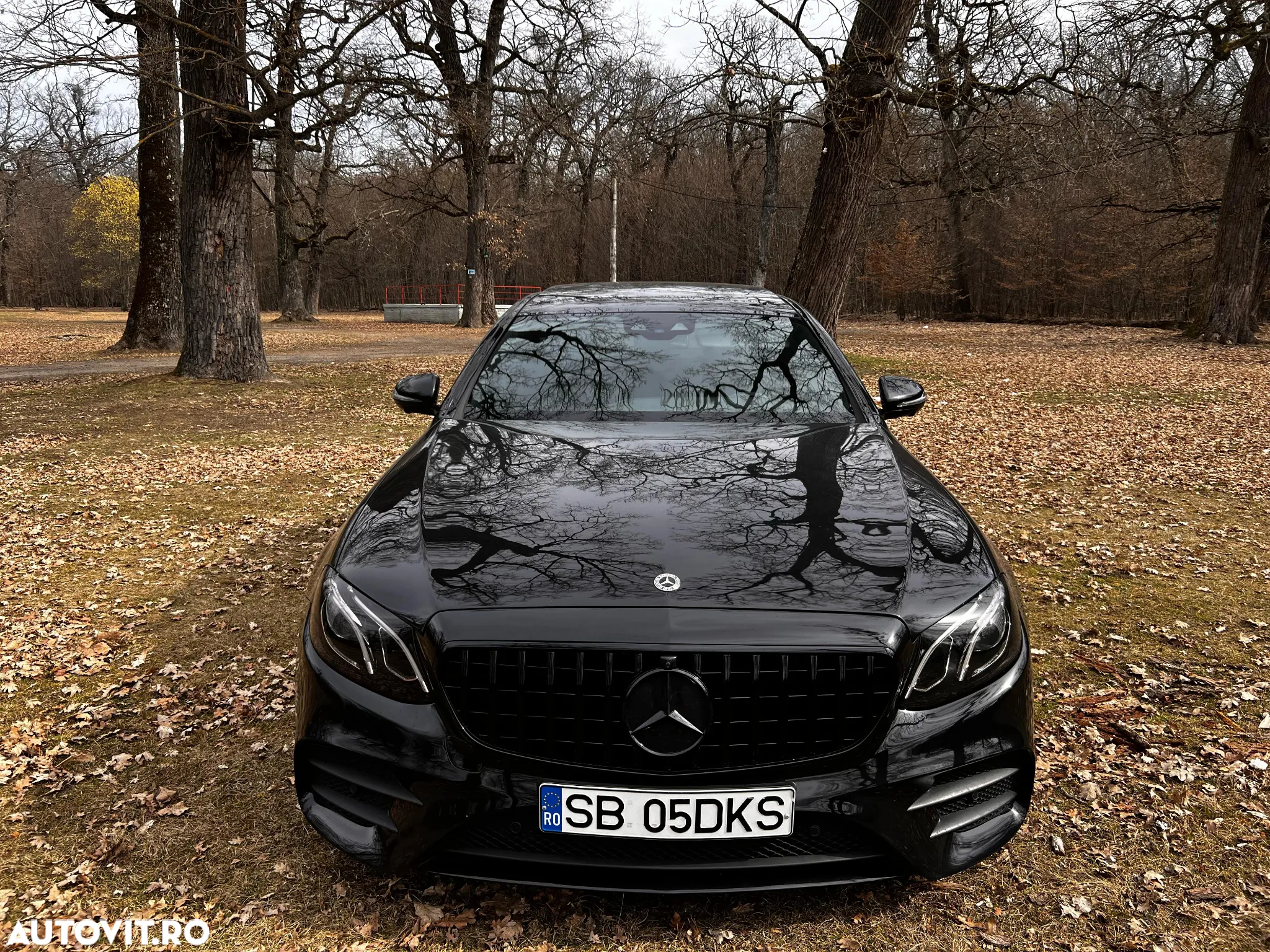 Mercedes-Benz E 220 d T 9G-TRONIC AMG Line - 4