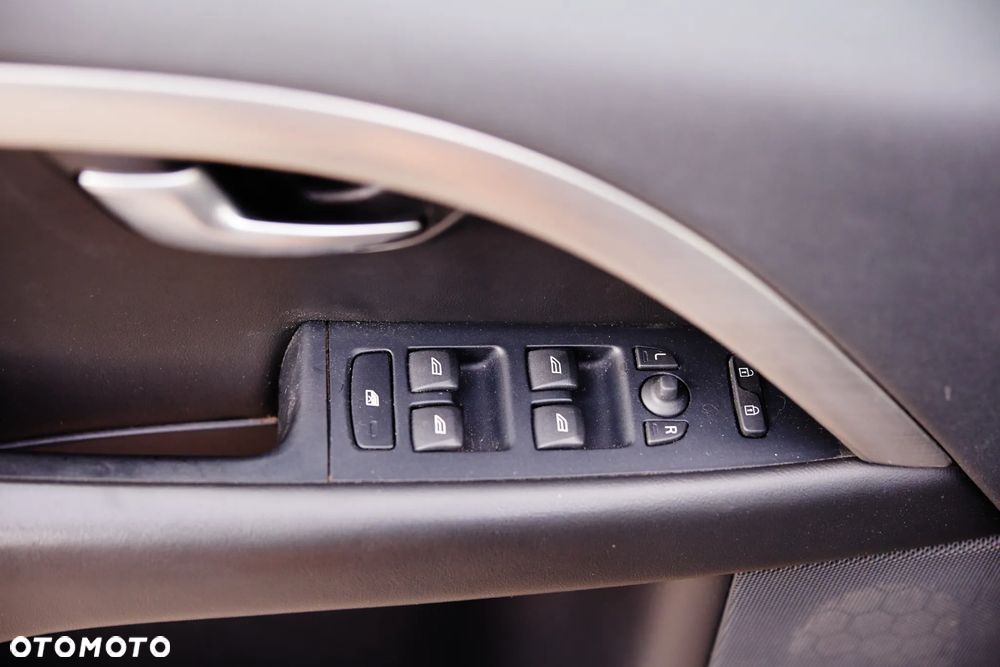 Volvo V70 2.5T Momentum - 15