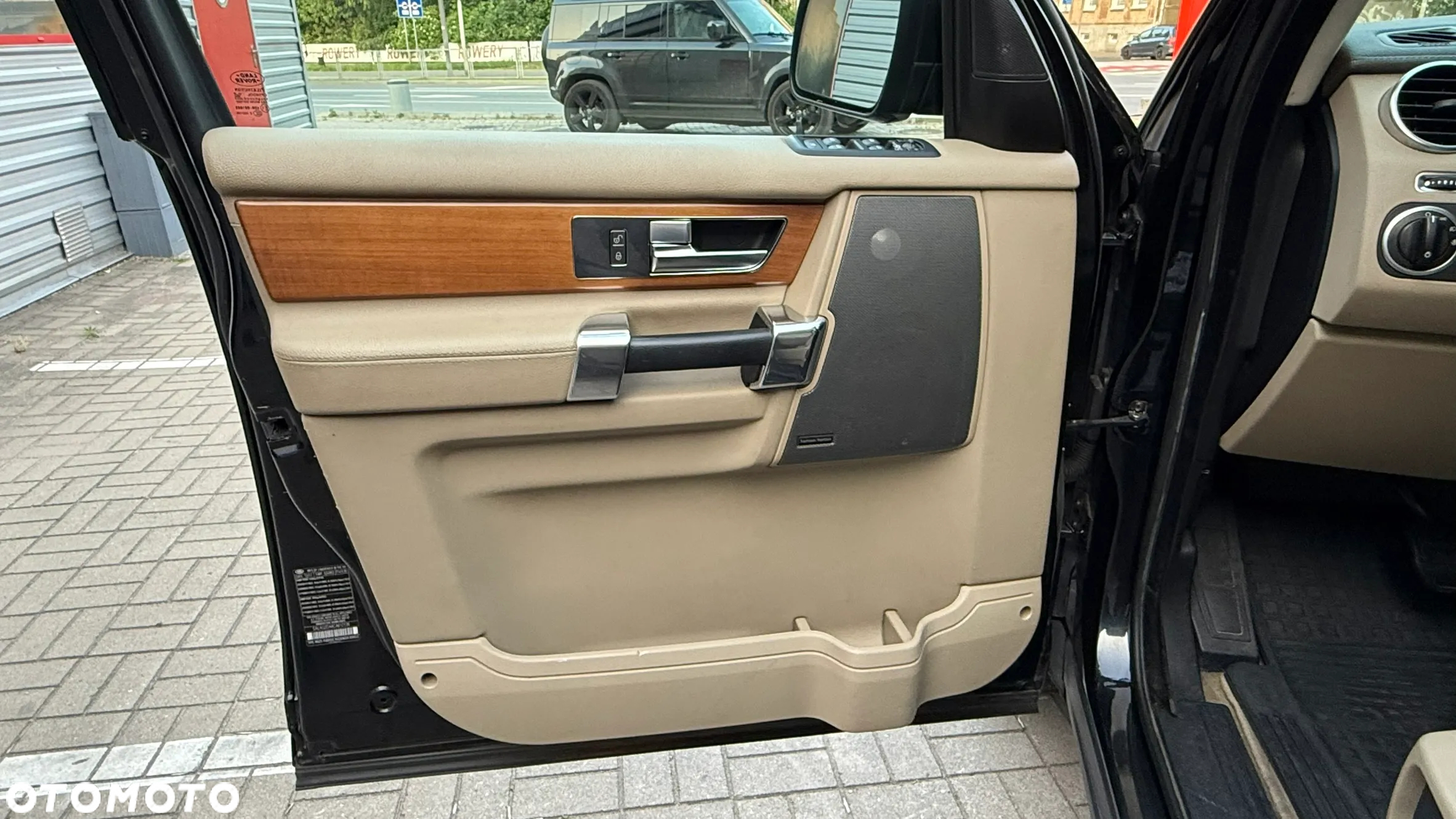 Land Rover Discovery IV 5.0 V8 HSE - 8