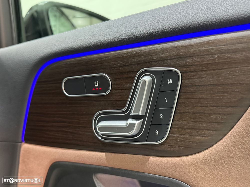 Mercedes-Benz GLA 200 d AMG Line - 38