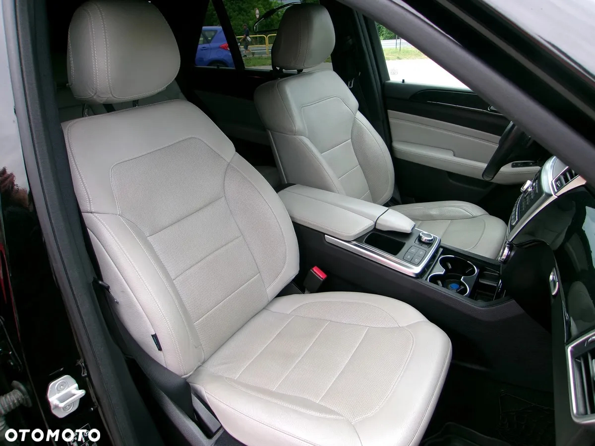 Mercedes-Benz ML 350 BlueTec 4-Matic - 8