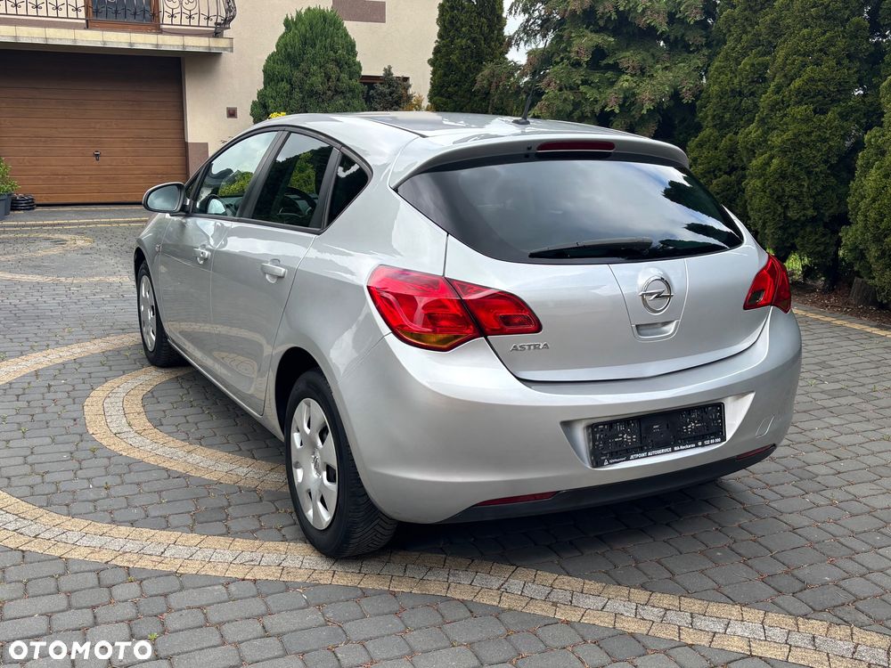 Opel Astra 1.6 Edition - 4