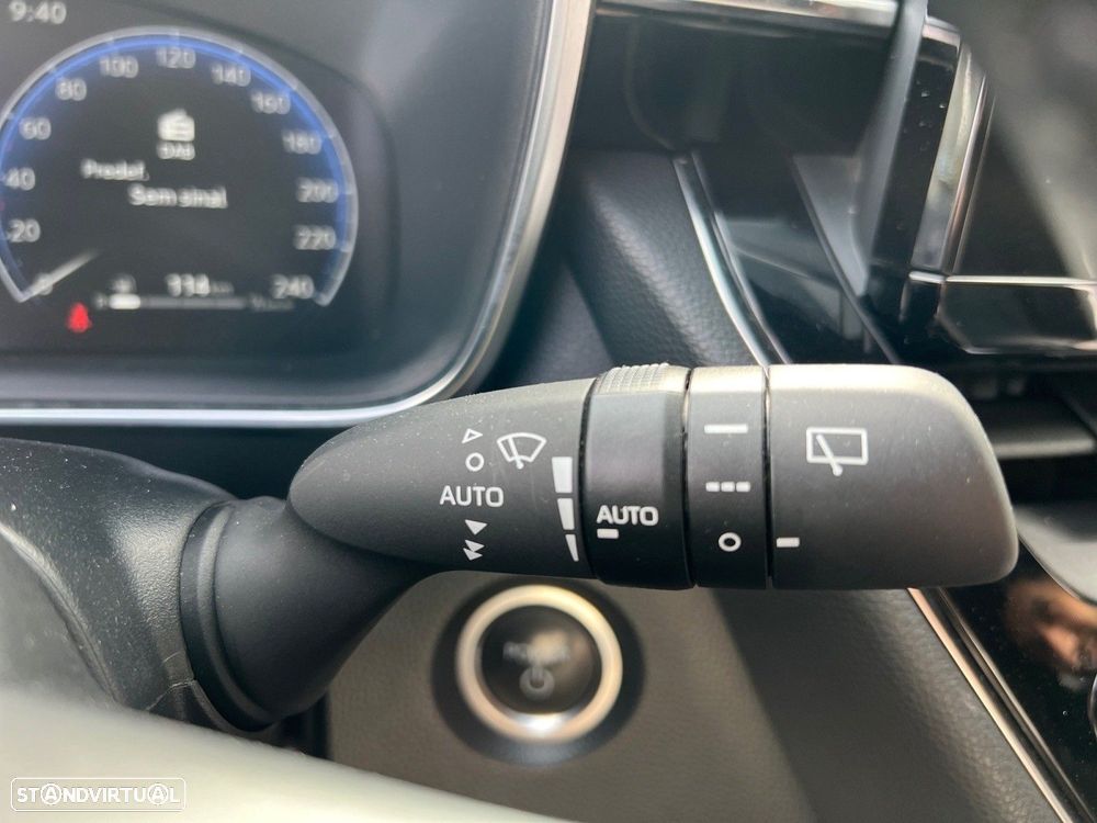 Toyota Corolla Touring Sports - 22