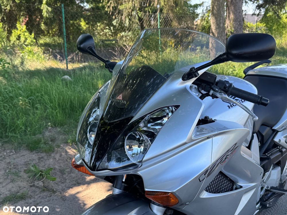 Honda VFR - 19