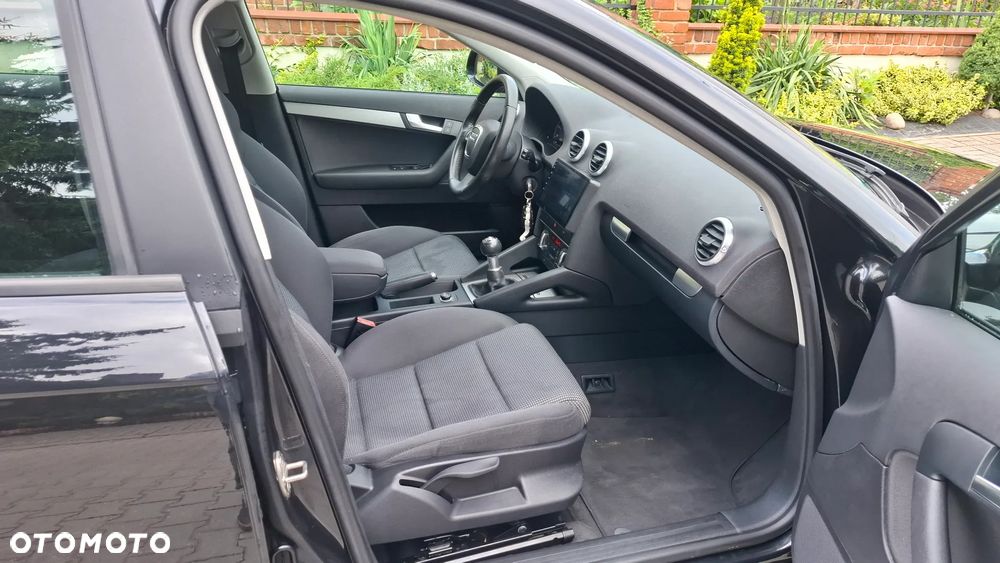 Audi A3 Sportback 2.0 TDI Ambiente - 9