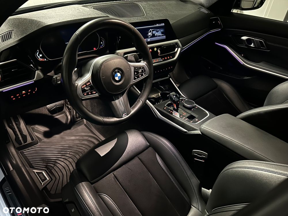 BMW Seria 3 318i M Sport - 9