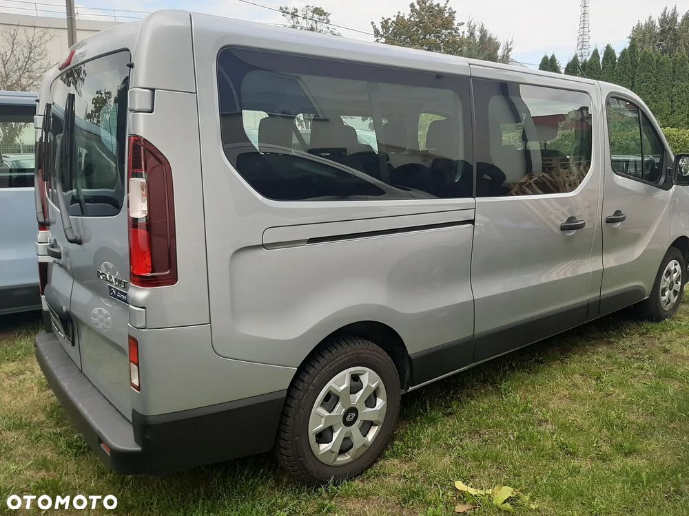 Renault Trafic SpaceClass 2.0 dCi - 17