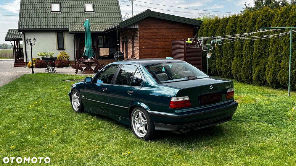 BMW Seria 3 325i - 2