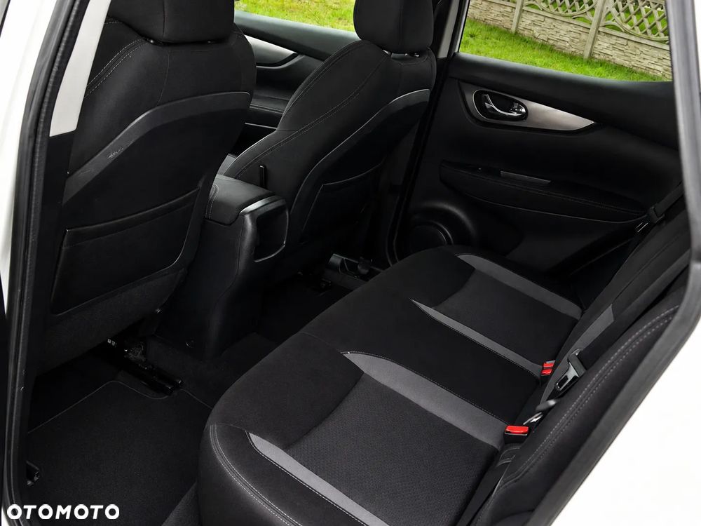 Nissan Qashqai 1.2 DIG-T N-Connecta EU6 - 8