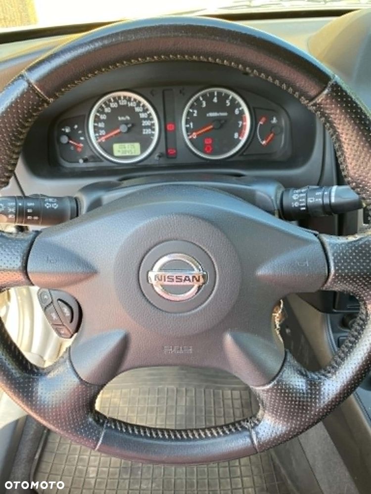 Nissan Almera - 9