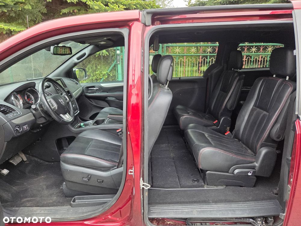 Dodge Grand Caravan 3.6 R/T - 31
