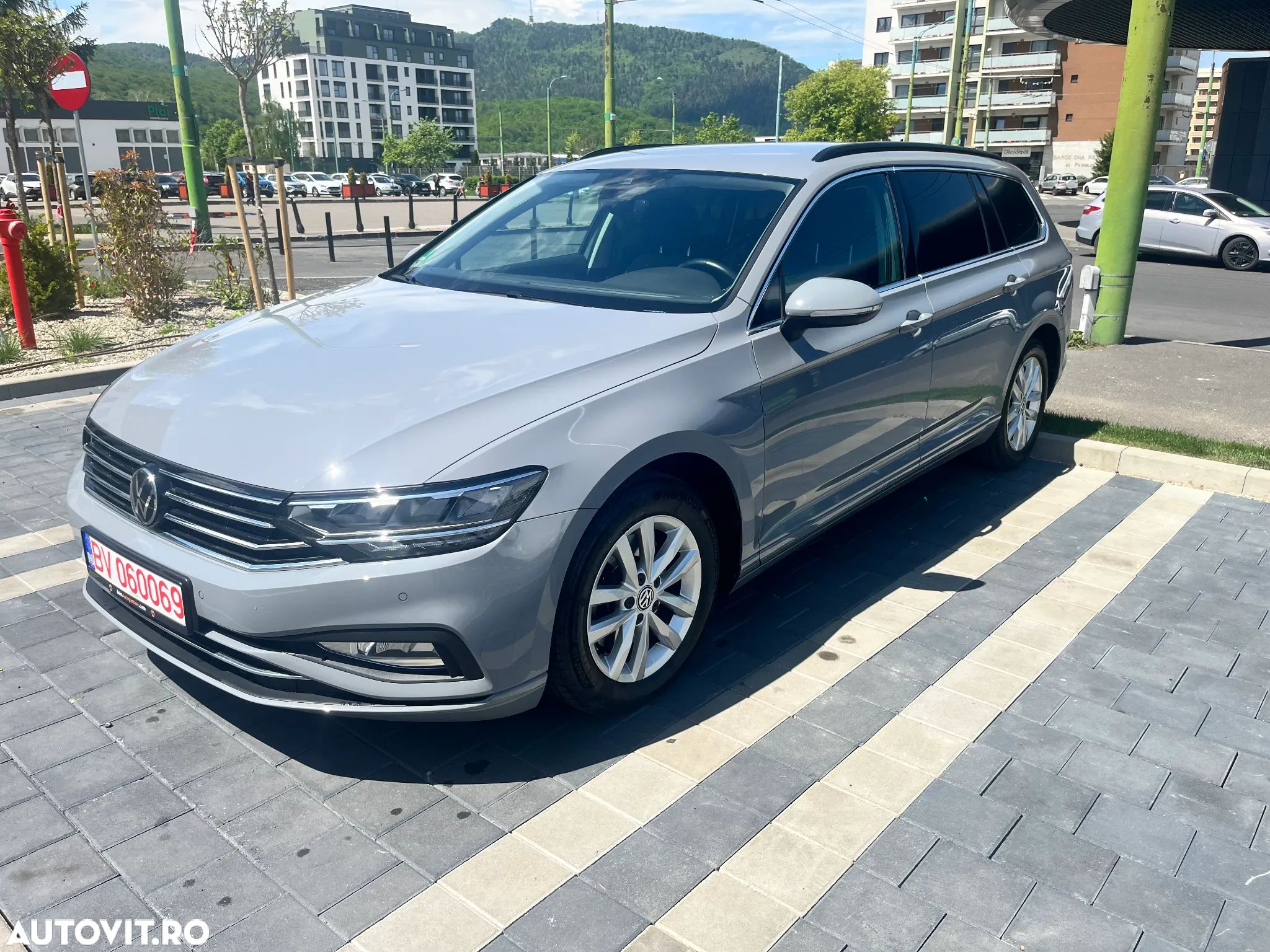 Volkswagen Passat Variant 2.0 TDI DSG Business - 1