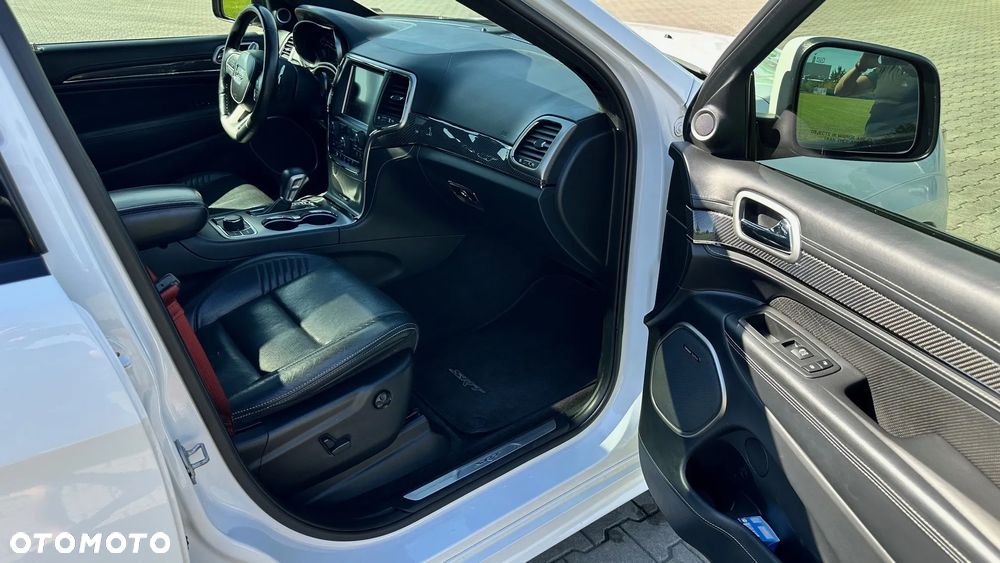 Jeep Grand Cherokee - 14