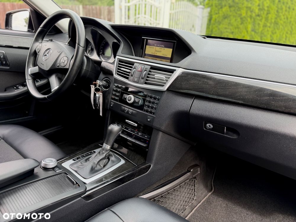 Mercedes-Benz Klasa E 200 CGI BlueEFFICIENCY Automatik Avantgarde - 18