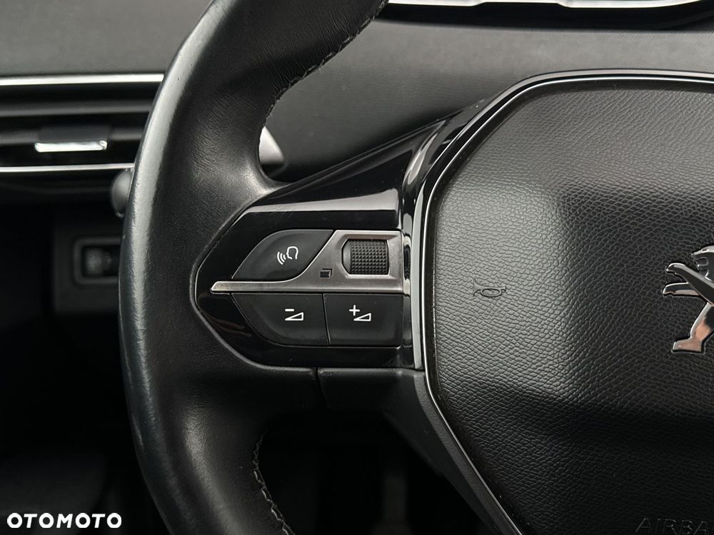 Peugeot 3008 1.2 PureTech Allure S&S - 26